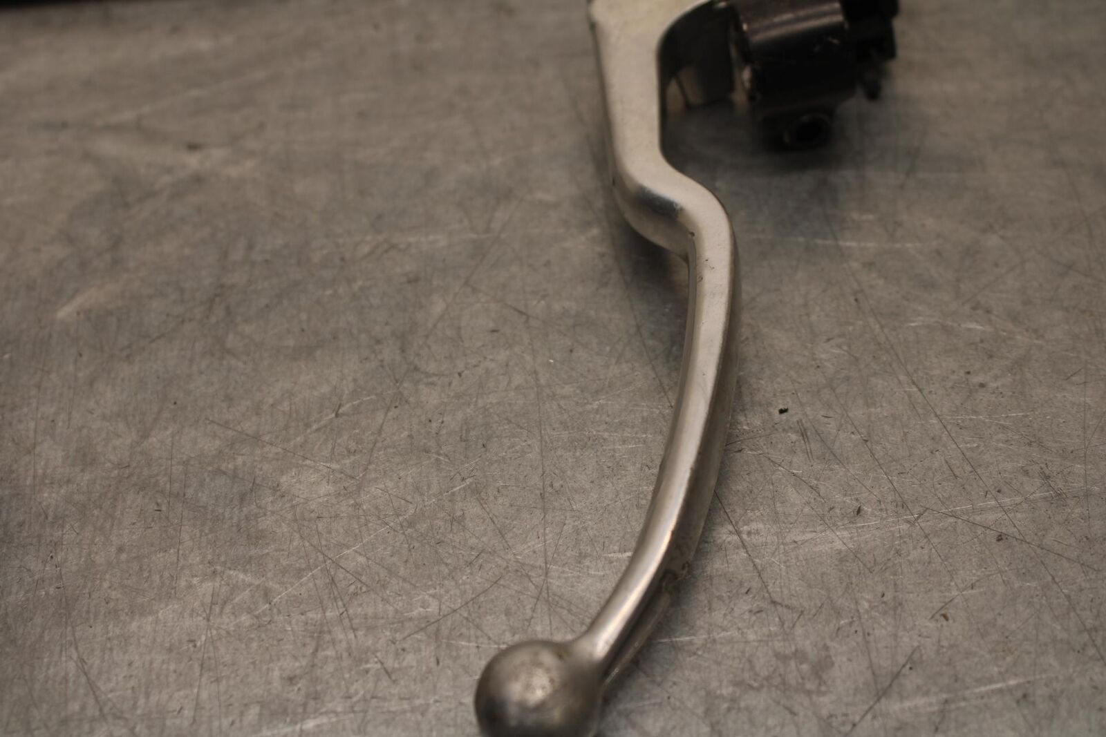 01-03 SUZUKI GSXR600 CLUTCH PERCH MOUNT WITH LEVER  BB633