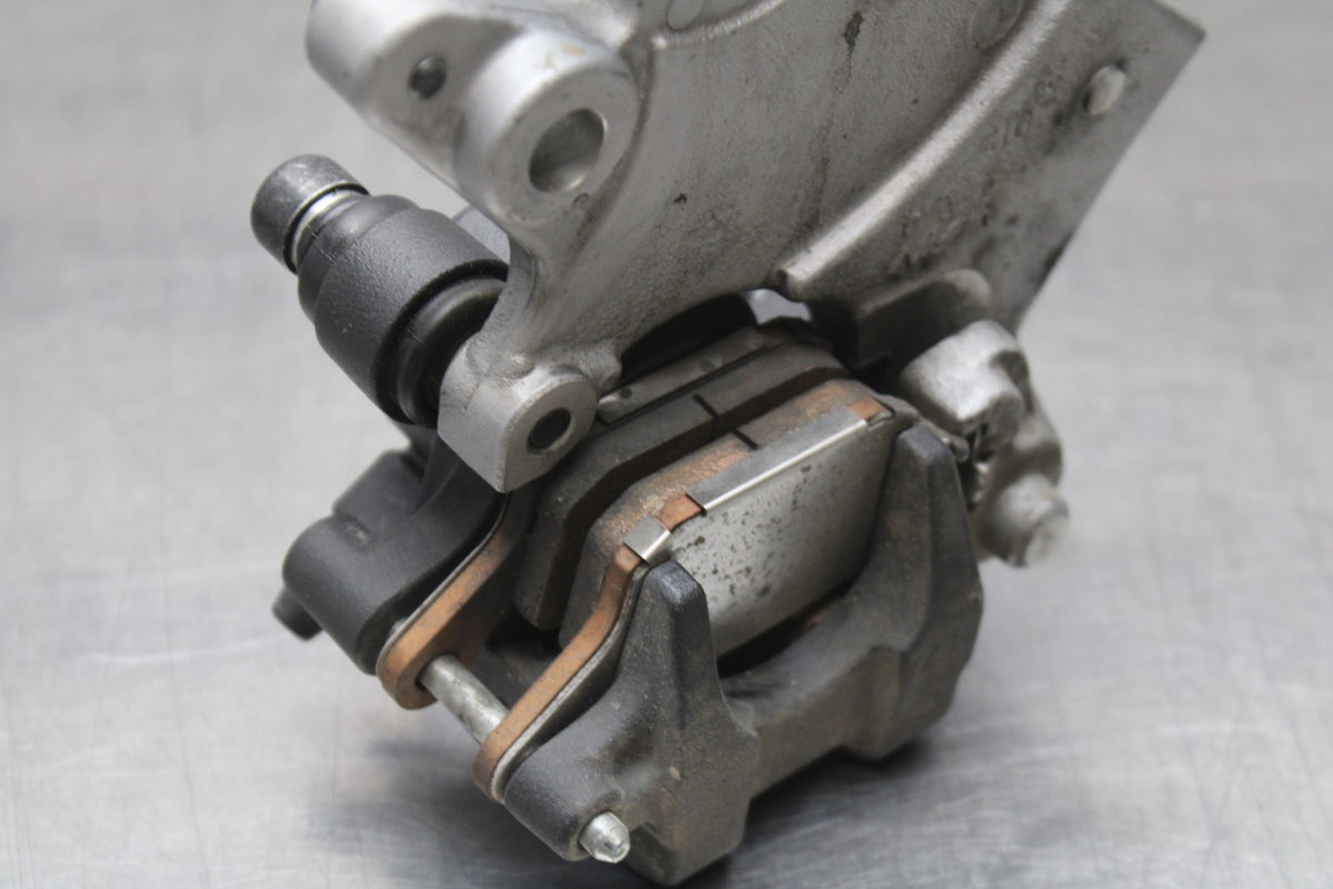 22-25 YAMAHA YZF R7 REAR BACK BRAKE CALIPER W MOUNT BRACKET BB769