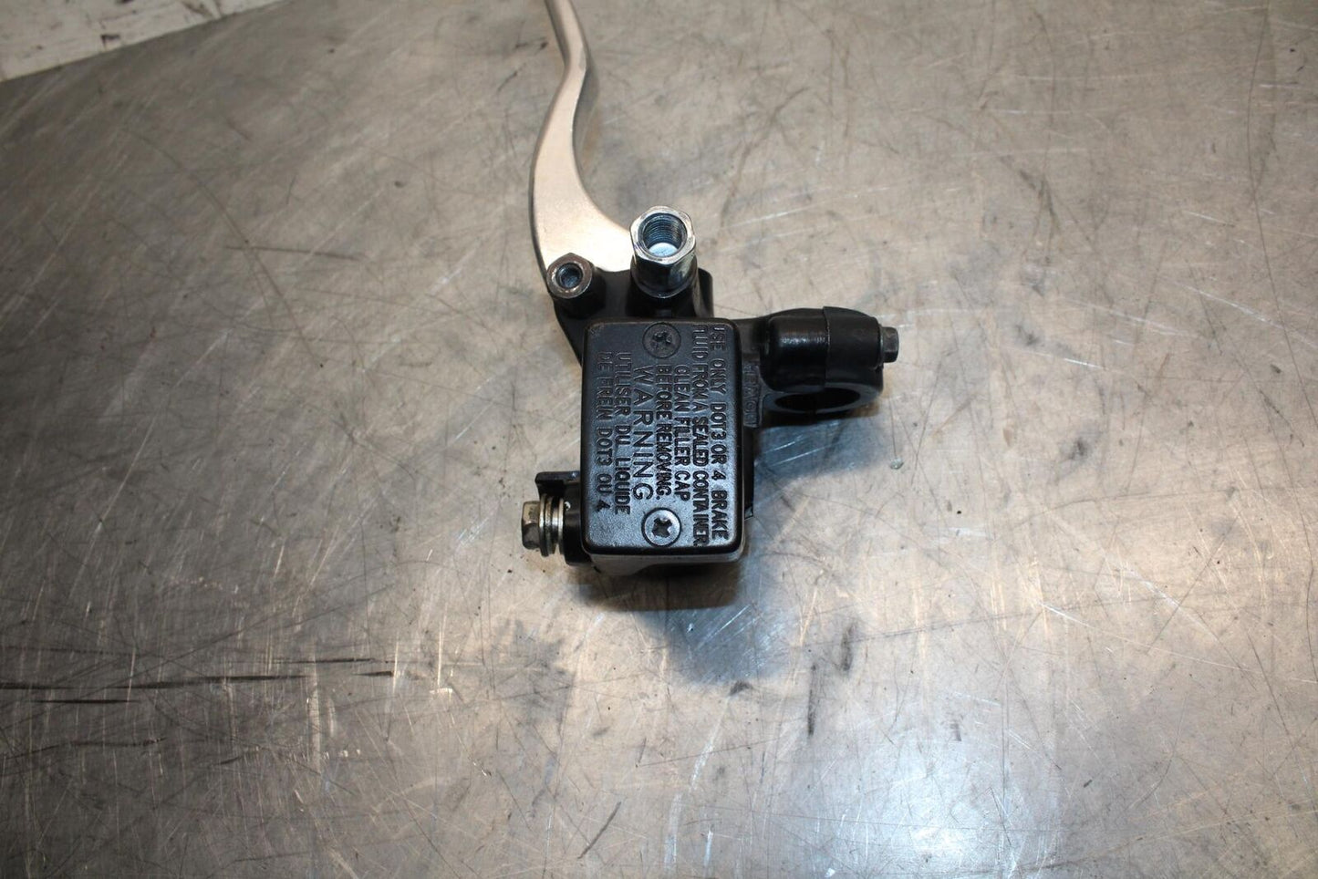 17 KAWASAKI VERSYS-X 300 FRONT BRAKE MASTER CYLINDER w/ LEVER BB504
