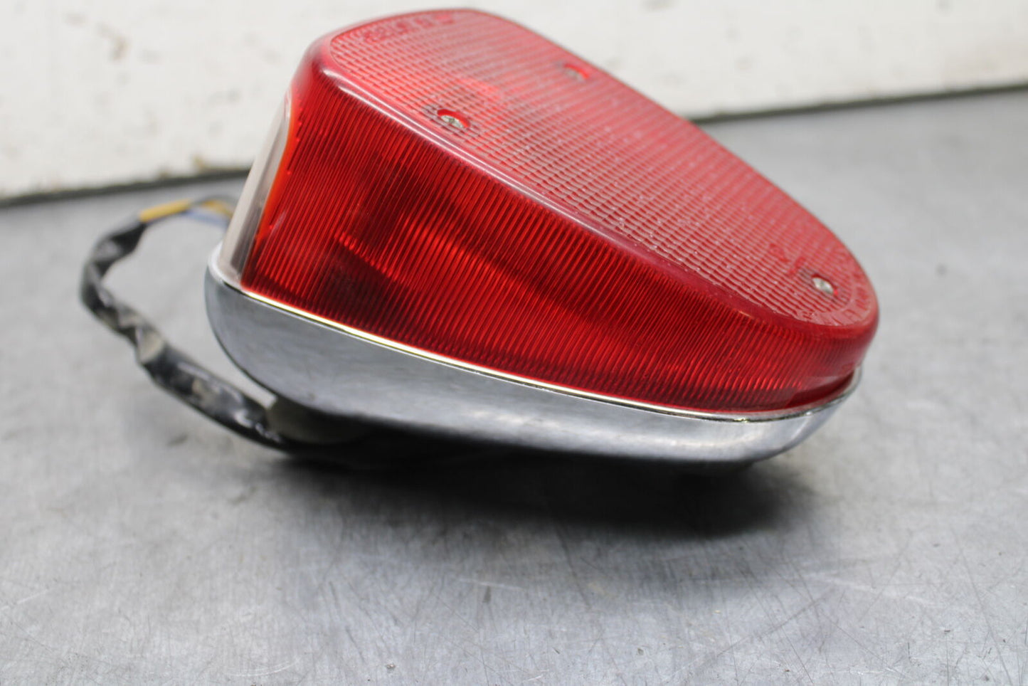 99-00 YAMAHA V STAR 1100 TAILLIGHT REAR TAIL BRAKE LIGHT BB711