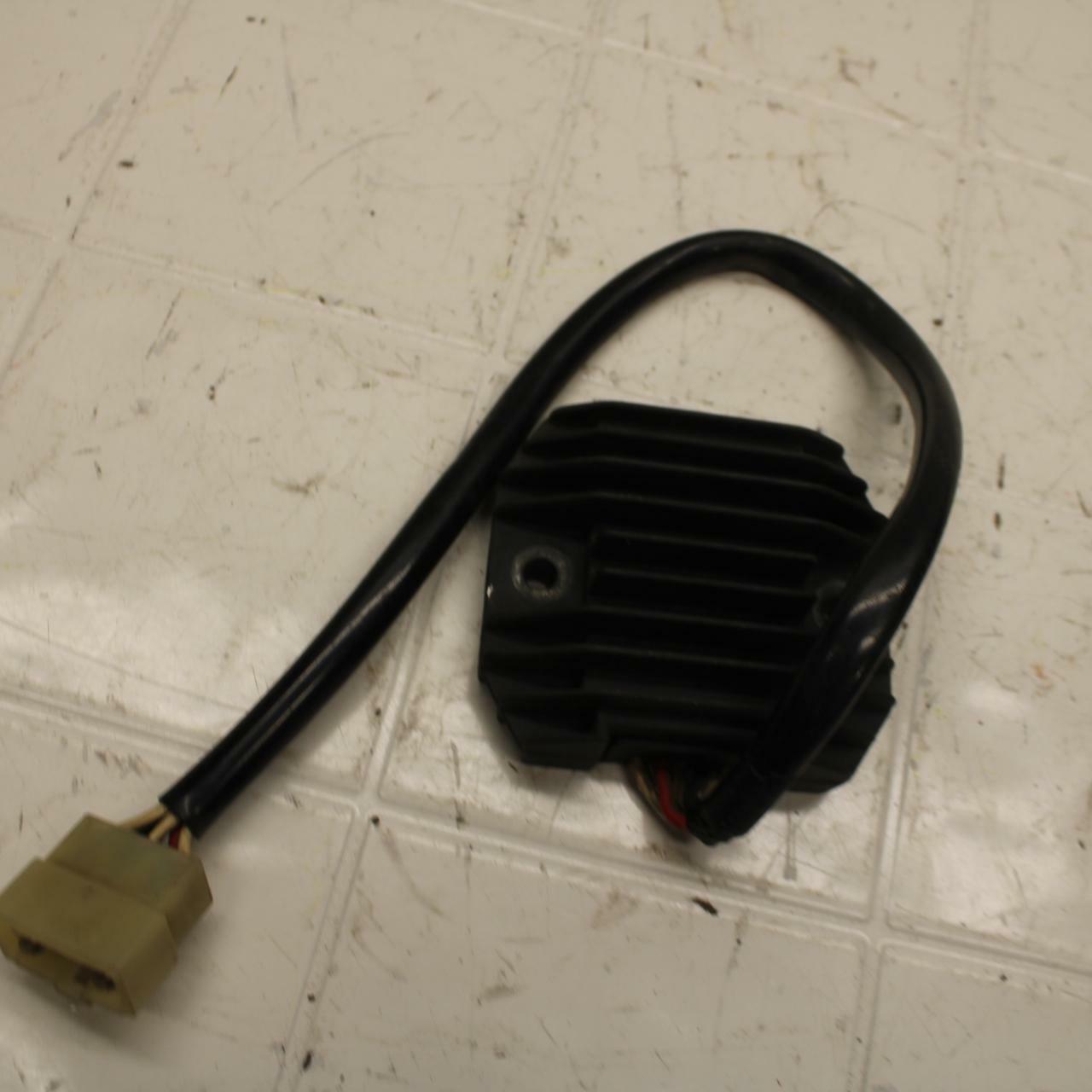 01-05 YAMAHA FZS1000 RECTIFIER VOLTAGE REGULATOR BB10