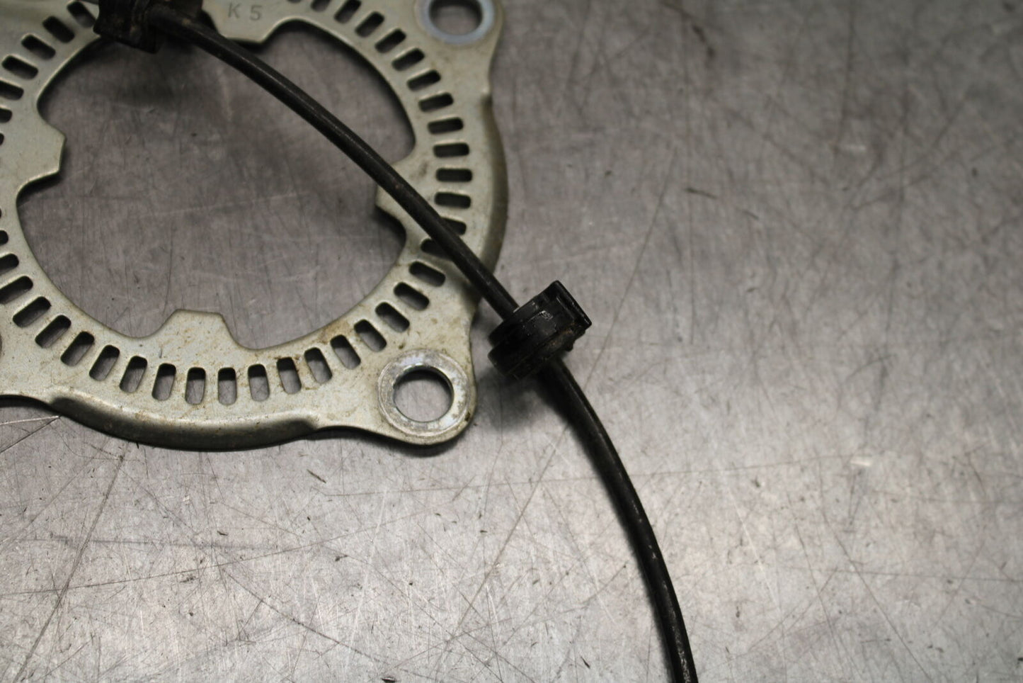 24-25 KAWASAKI NINJA ZX6R REAR ABS BRAKE SENSOR & RING BB726