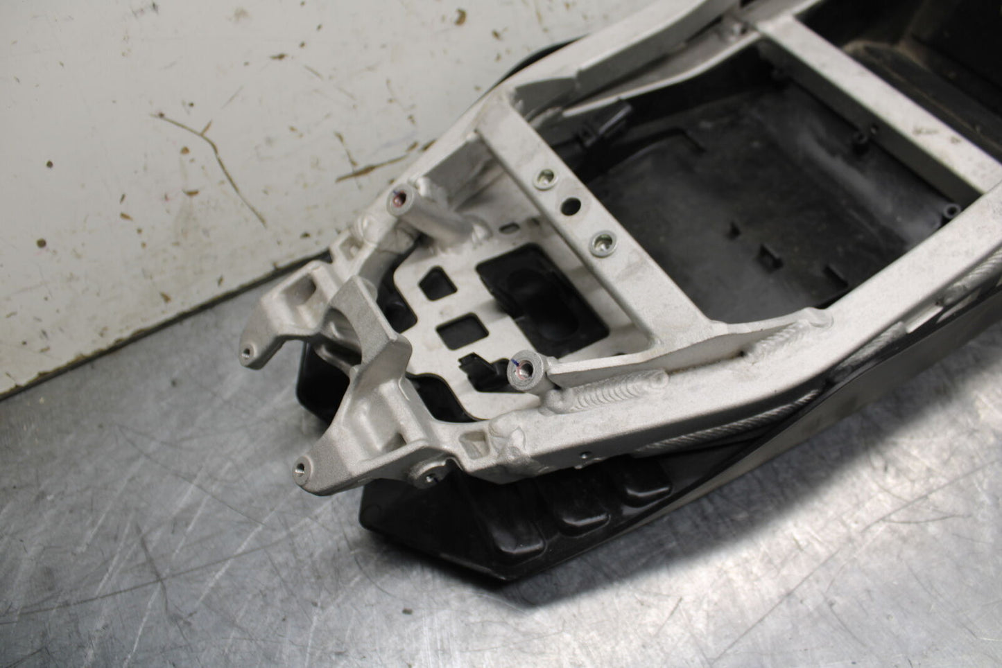 21-24 APRILIA TUONO 660 FACTORY REAR SUBFRAME BACK SUB FRAME BB733