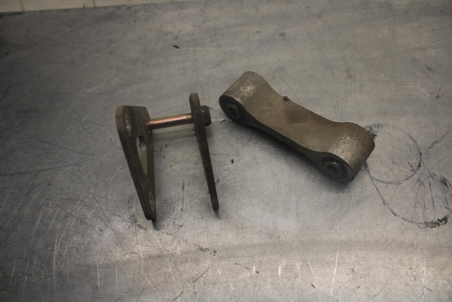 98-99 HONDA CBR900RR REAR DOGBONE SHOCK LINKAGE LINK BB458