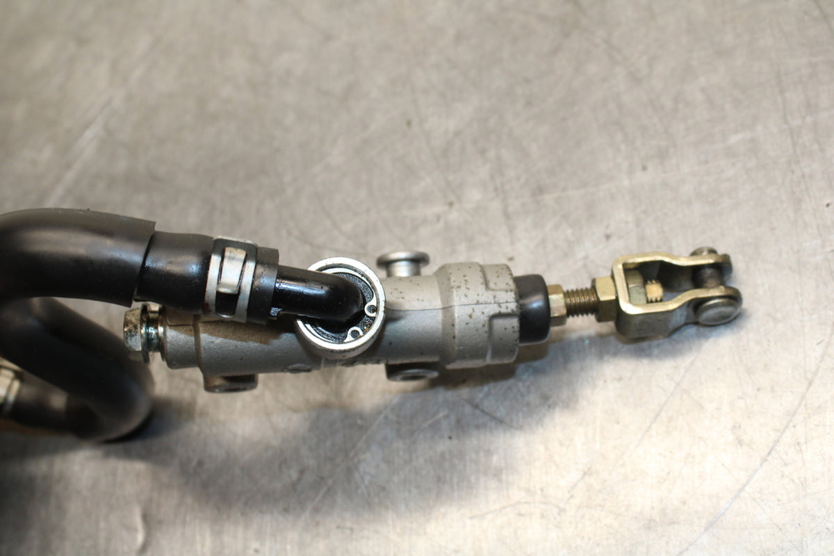 00-05 KAWASAKI NINJA ZX12R REAR BACK BRAKE MASTER CYLINDER W RESERVOIR BB121
