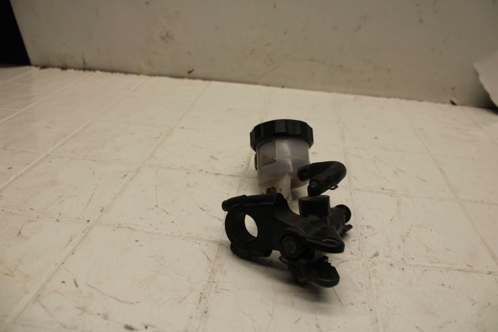 03-05 SUZUKI SV1000 FRONT BRAKE MASTER CYLINDER BB405