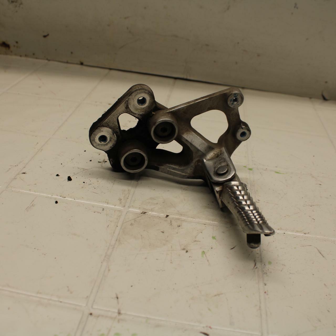 08-10 SUZUKI GSXR750 LEFT REARSET REAR SET DRIVER FOOT PEG BRACKET MOUNT BB396