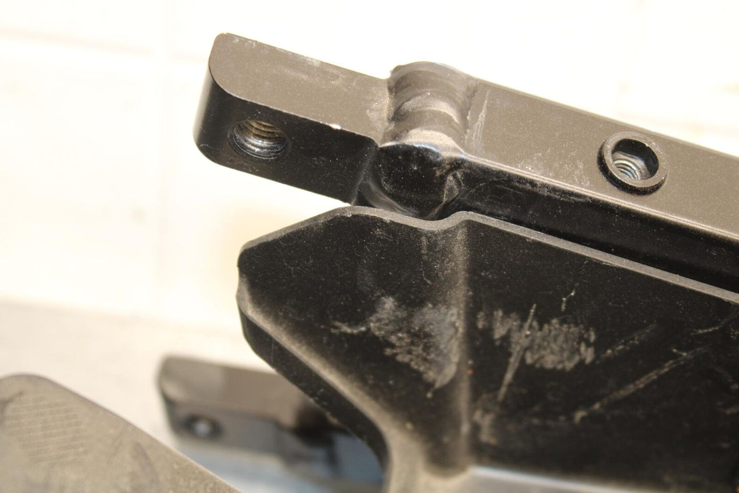 20 SUZUKI GSXR 1000 REAR SUBFRAME BACK SUB FRAME BB597