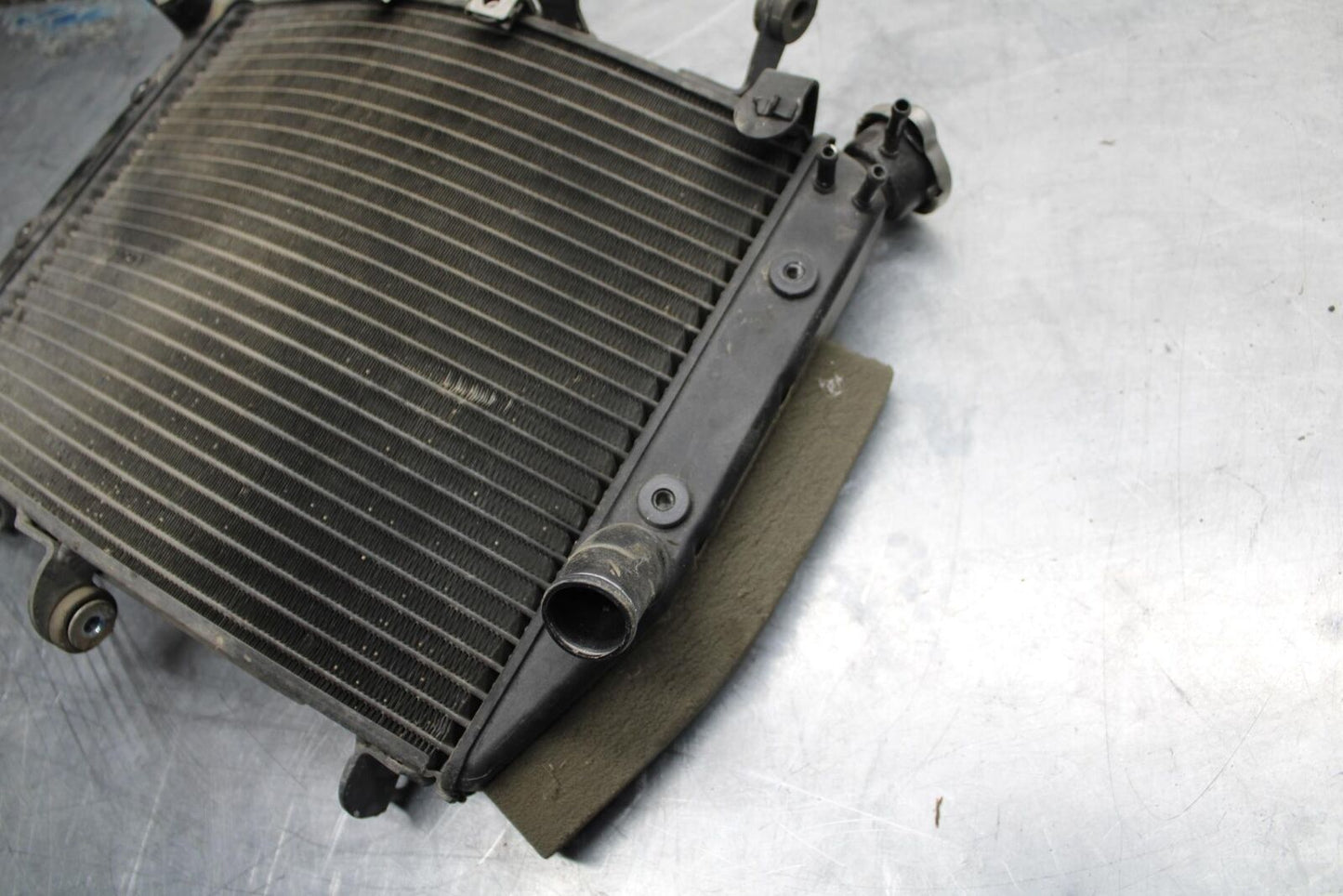 05 YAMAHA YZF R6S ENGINE RADIATOR MOTOR COOLER COOLING RADIATER BB462