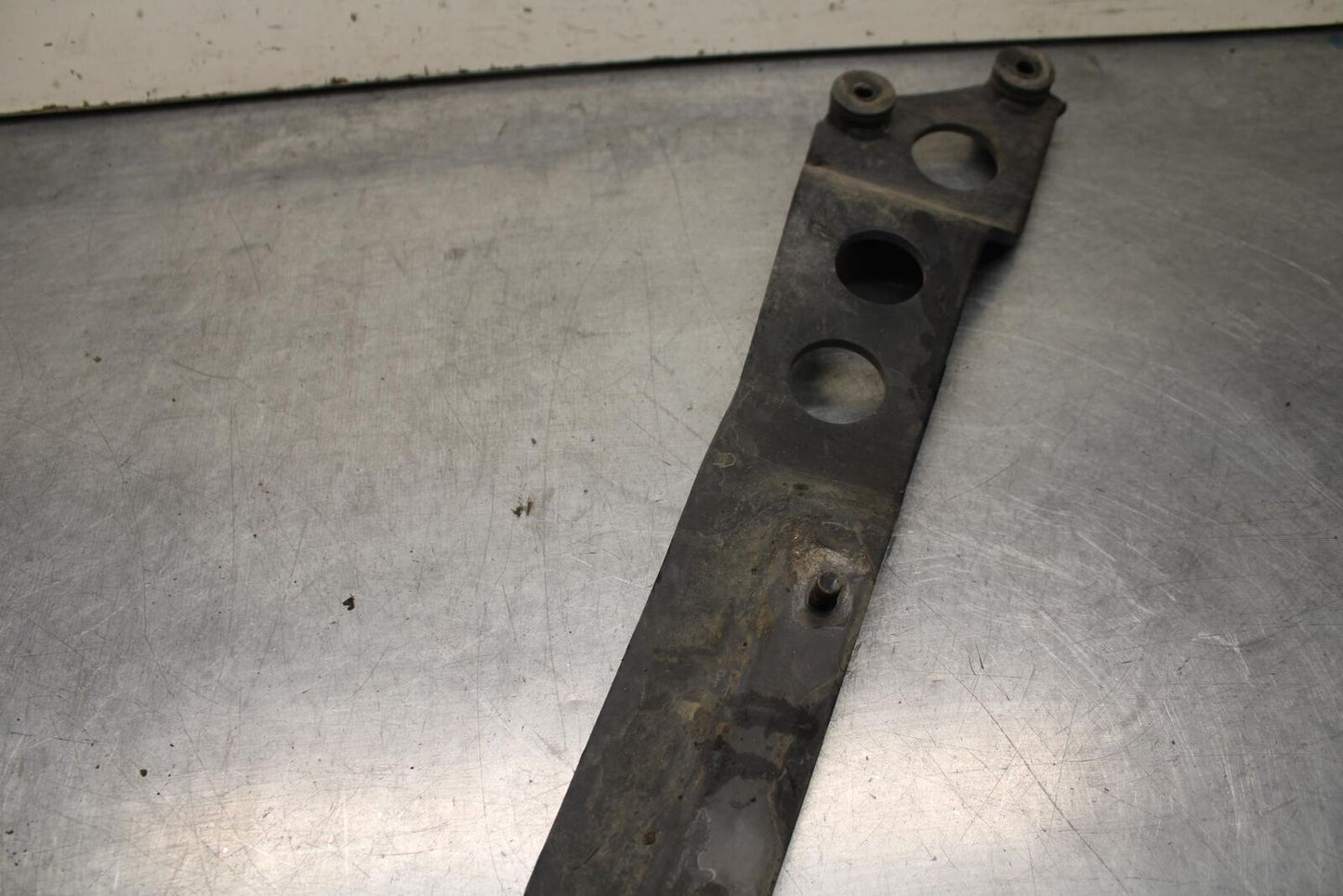 97-03 HONDA SHADOW ACE 750 VT750C MUFFLER EXHAUST PIPE BRACKET MOUNT BB618