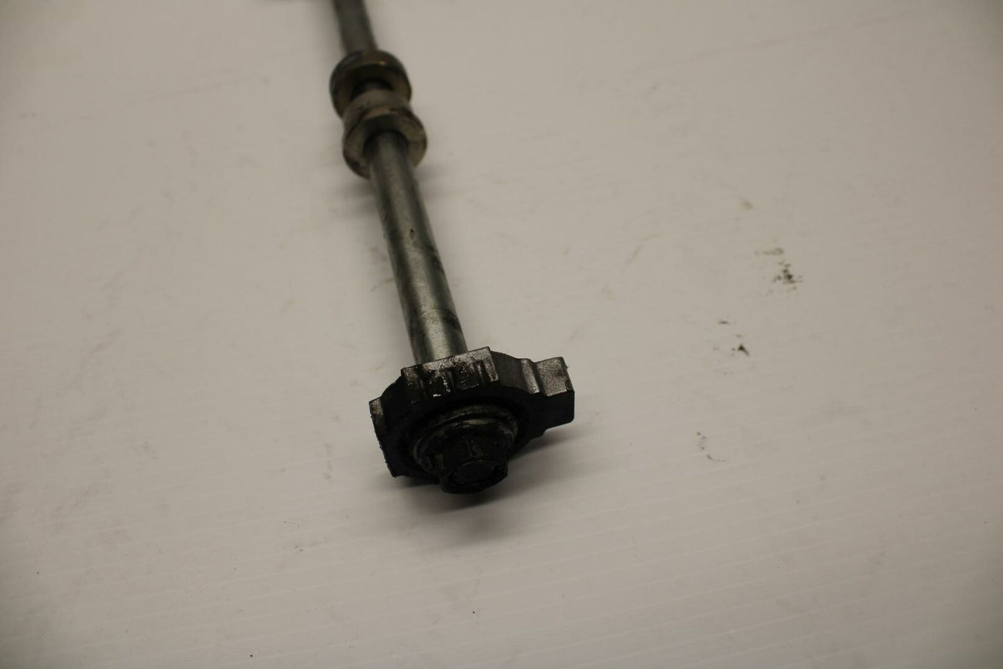18-20 HUSQVARNA VITPILEN 401 REAR AXLE BACK WHEEL RIM PIVOT BOLT AXEL BB248