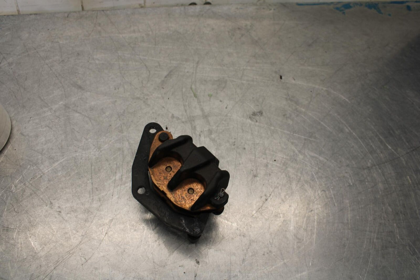 17-18 YAMAHA YZF R3 RIGHT LEFT FRONT BRAKE CALIPER SET PAIR CALIPERS BB438