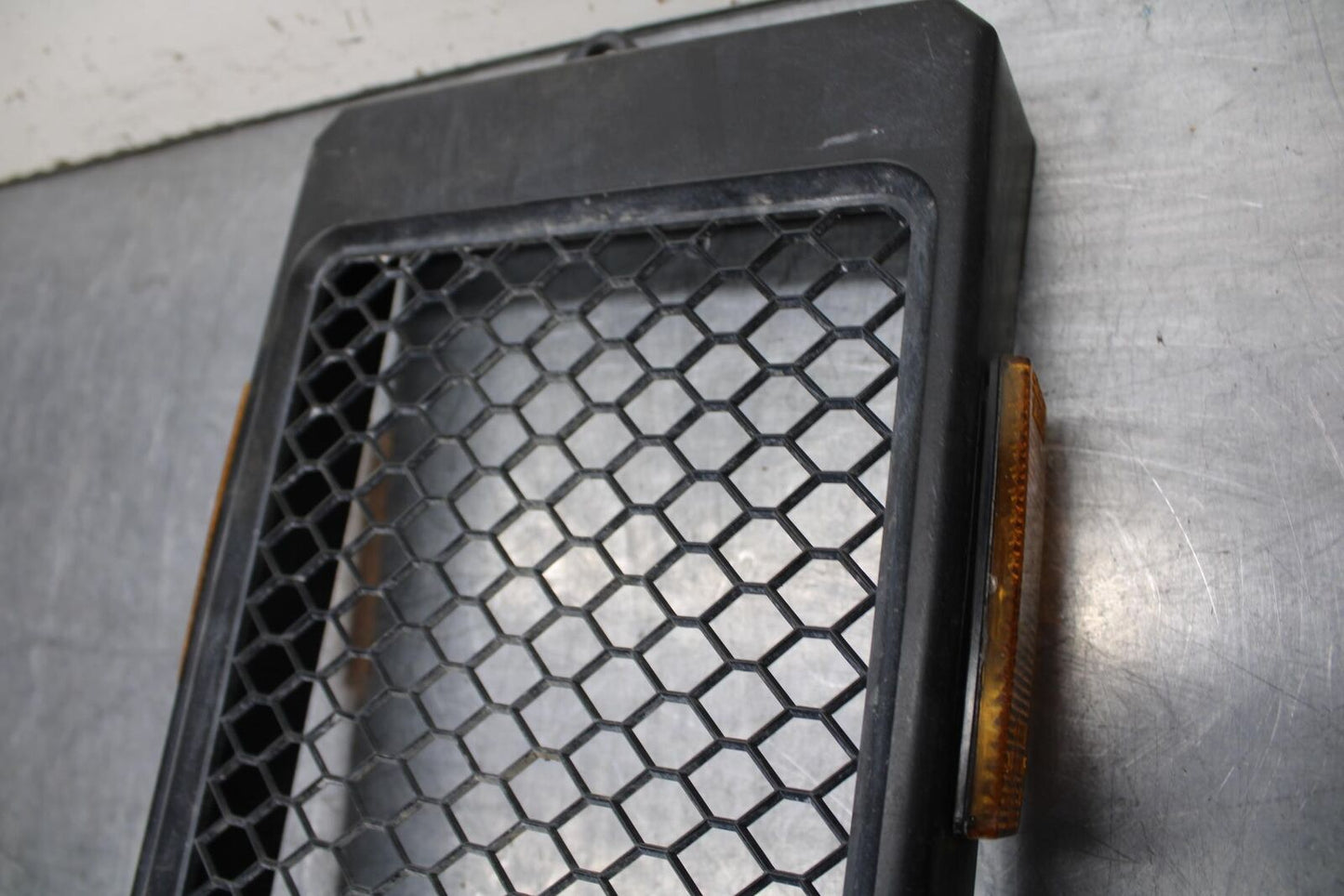 01-02 HONDA SHADOW SPIRIT 750 RADIATOR GRILLE GRILL SHIELD GUARD BB632