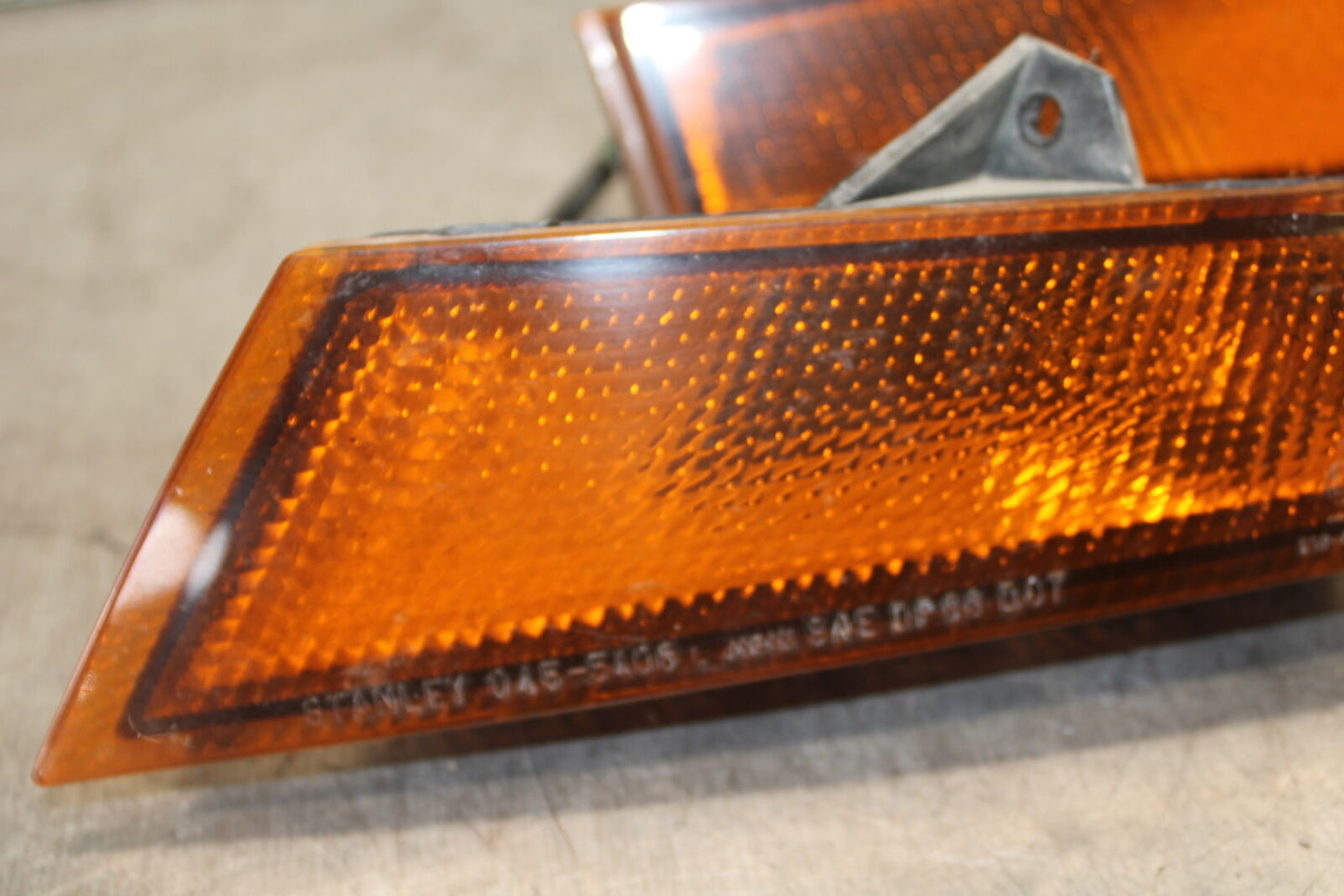 93-00 HONDA GOLDWING 1500 GL1500SE FRONT LEFT RIGHT TURN SIGNALS LIGHT BB700