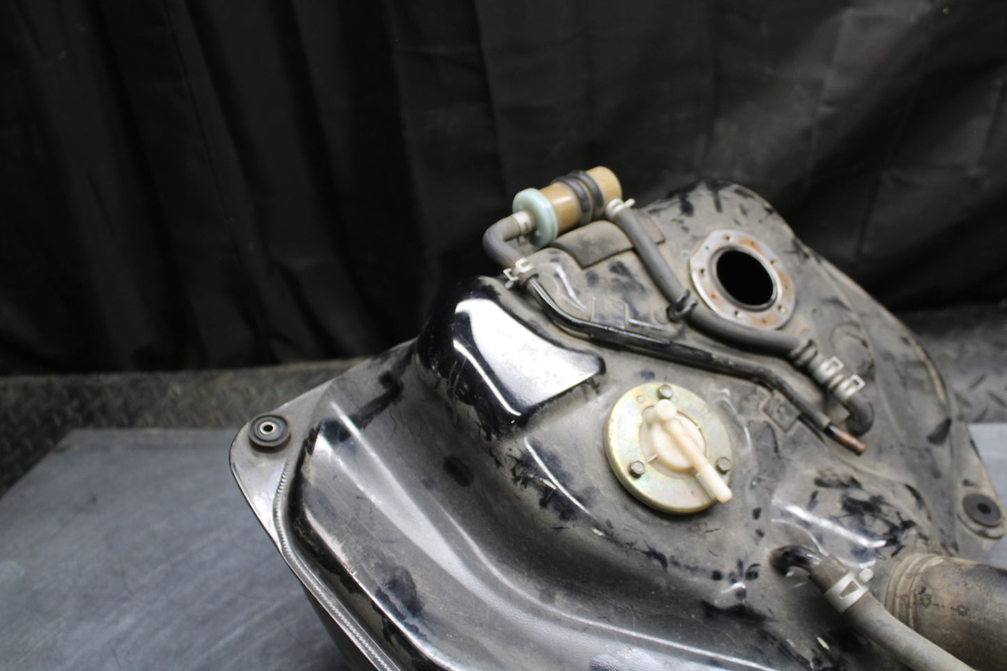 00 SUZUKI INTRUDER 1500 VL1500 GAS TANK FUEL PETROL RESERVOIR BB761