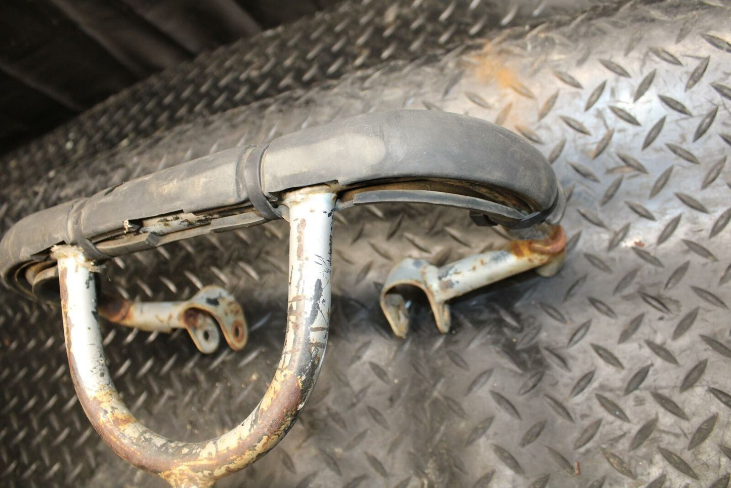 85-86 SUZUKI QUADRACER 250 FRONT BUMPER BB210
