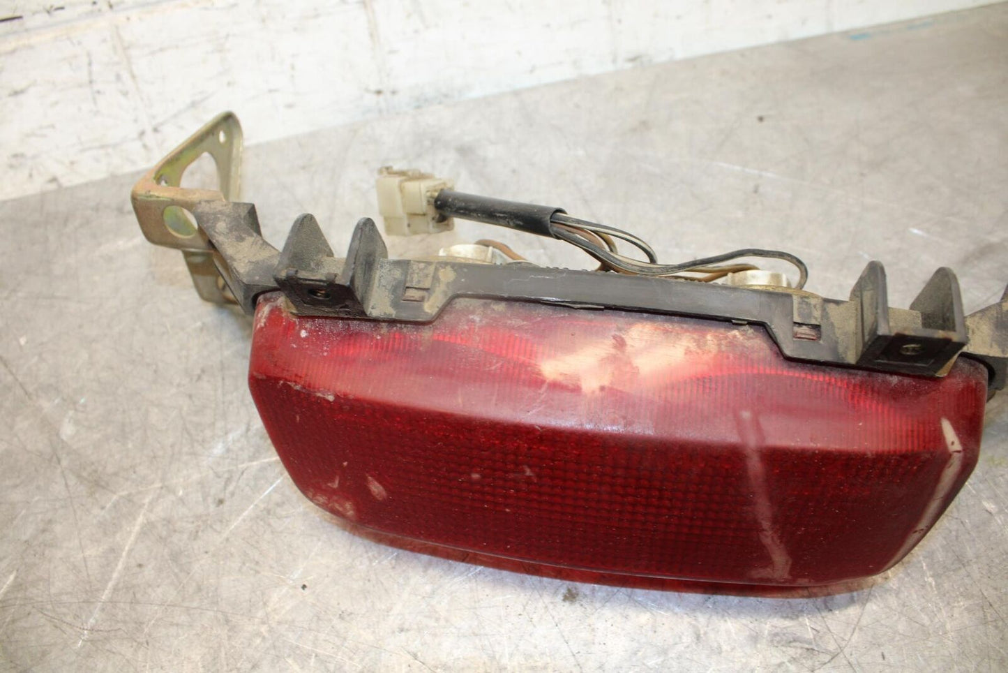 1993 Suzuki GSXR1100W REAR TAIL TAILLIGHT BACK BRAKE LIGHT BB46