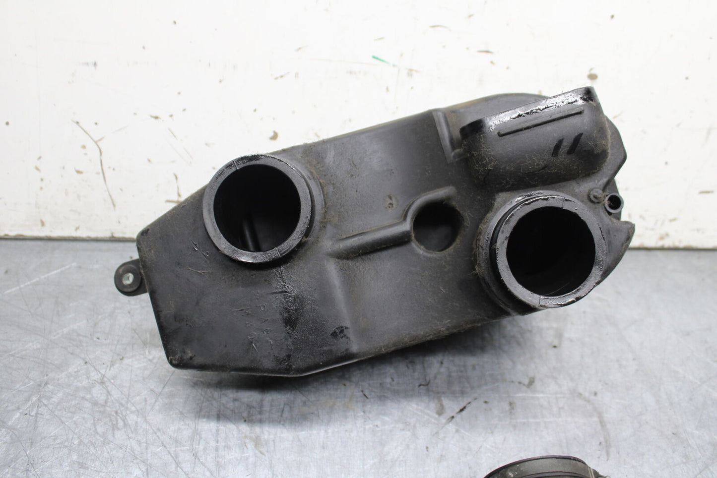 99-00 YAMAHA V STAR 1100 AIRBOX AIR INTAKE FILTER BOX BB711