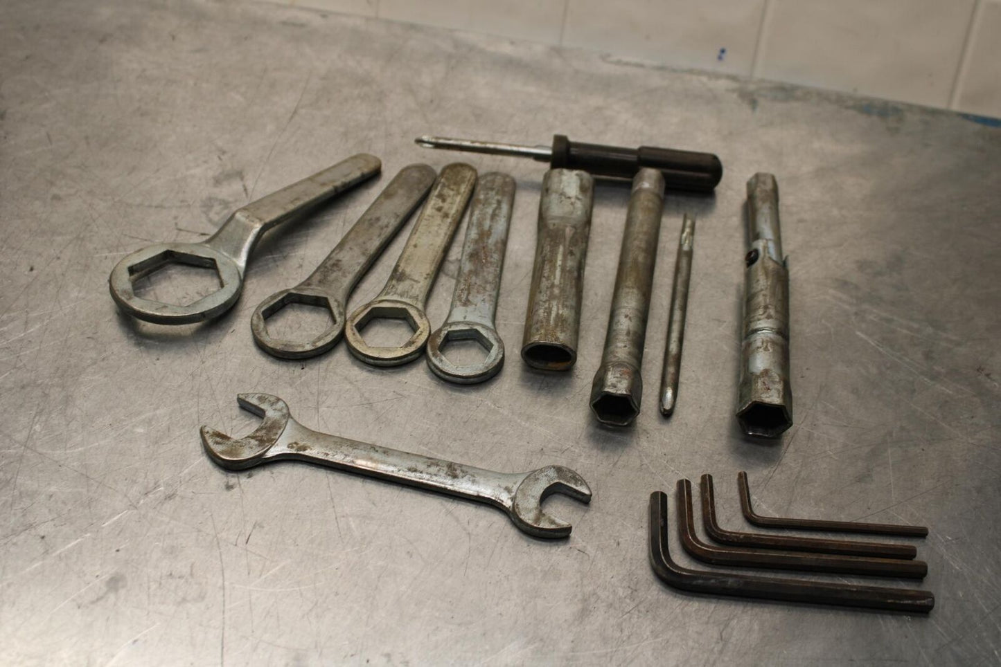 1999 Suzuki GSXR600 STOCK TOOLS OEM TOOL BAG KIT SET BB580