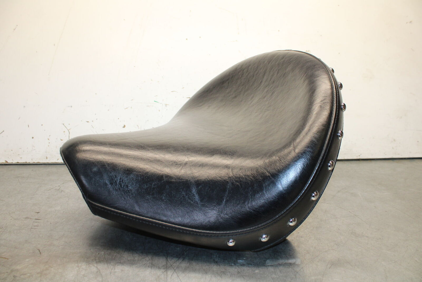 99-00 YAMAHA V STAR 1100 FRONT DRIVERS SEAT BB711