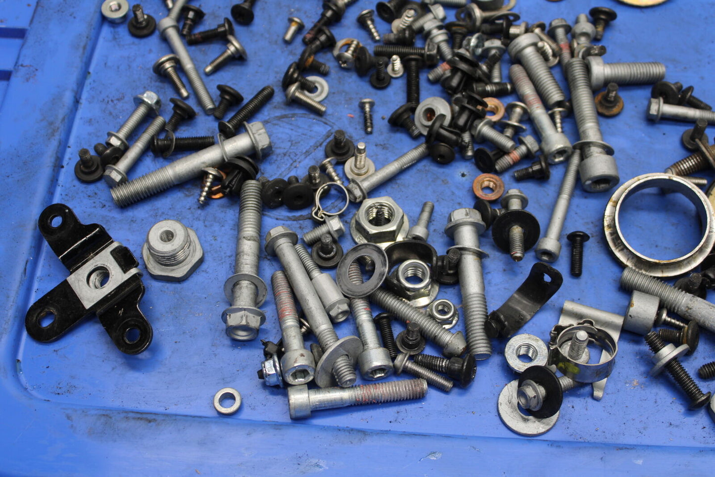 21-24 APRILIA TUONO 660 FACTORY MOUNTING BOLTS HARDWARE MOTOR SCREWS BB733