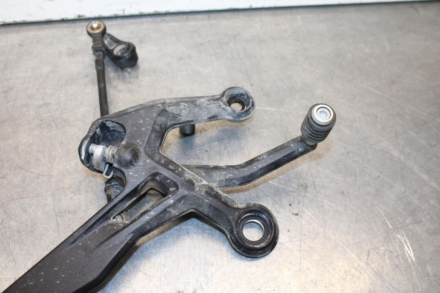 20-24 KTM 890 DUKE R LEFT REARSET REAR SET FOOT PEG W SHIFTER BB627