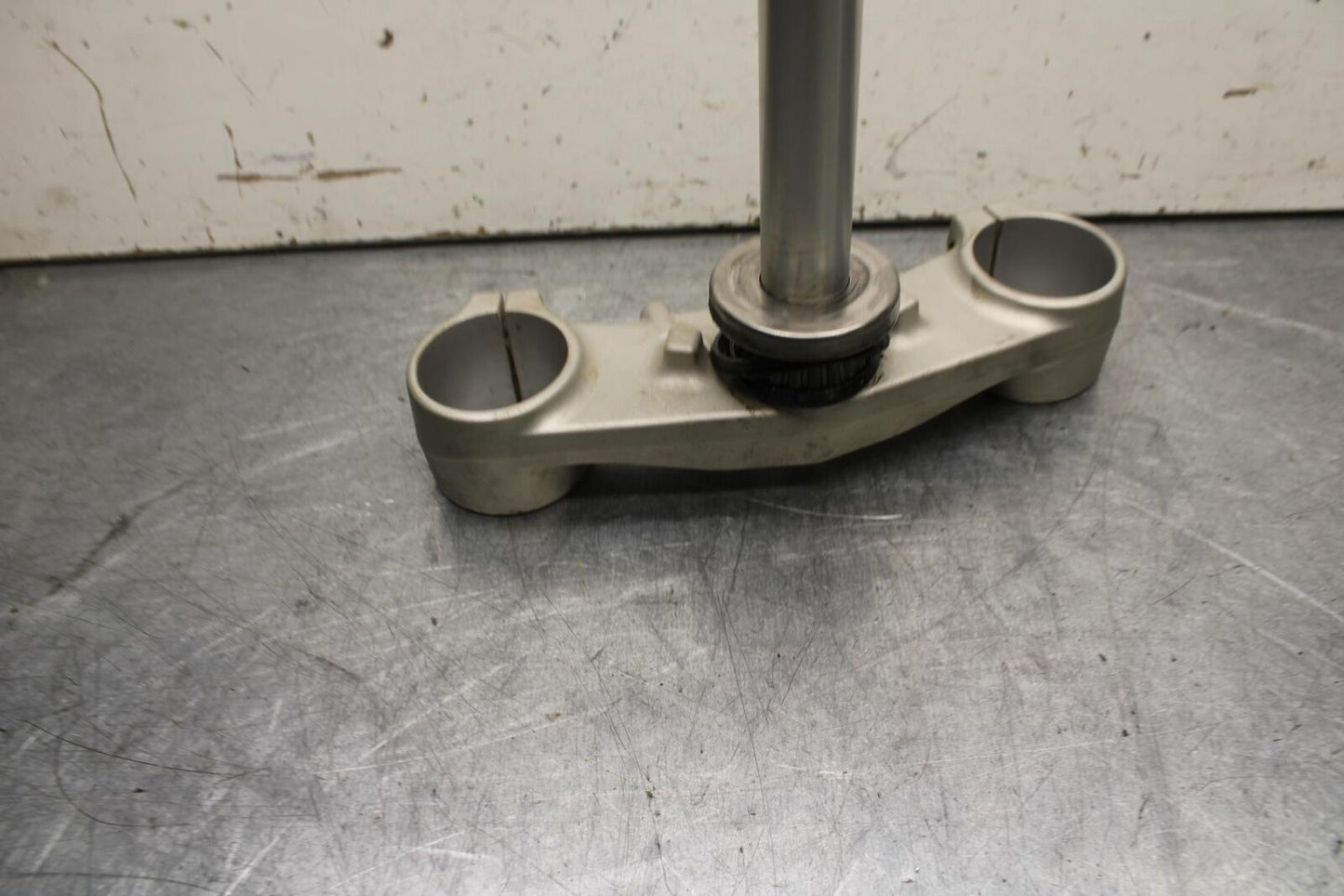 16-18 KTM 690 DUKE FRONT FORKS CLAMP LOWER TRIPLE TREE STEM BB631