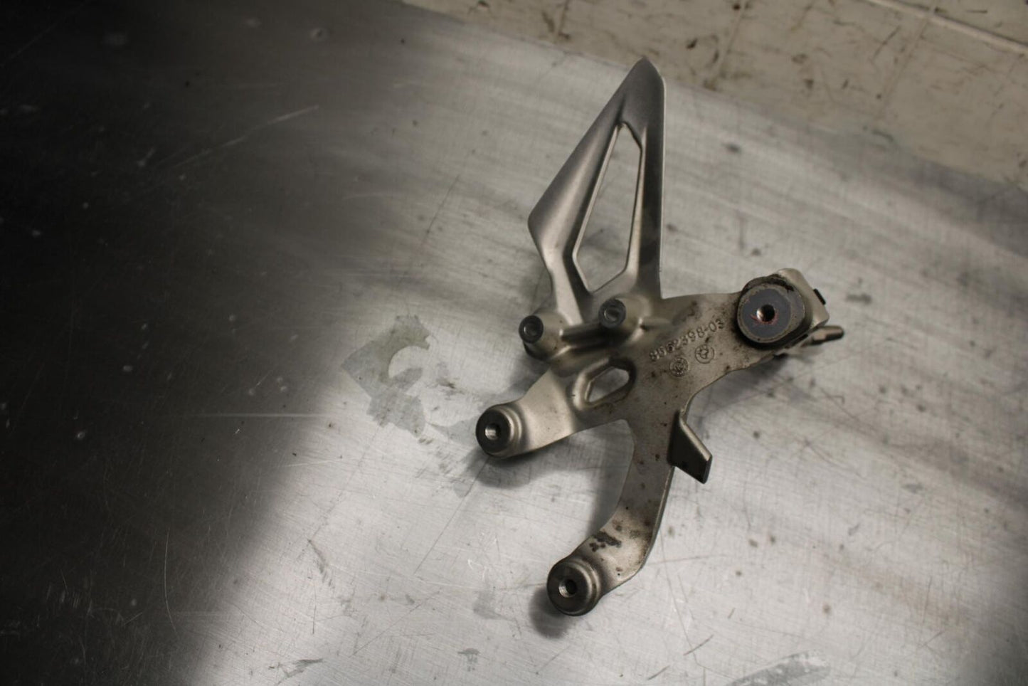 17-20 BMW S1000R RIGHT REARSET REAR SET DRIVER FOOT PEG REST STOP BB488