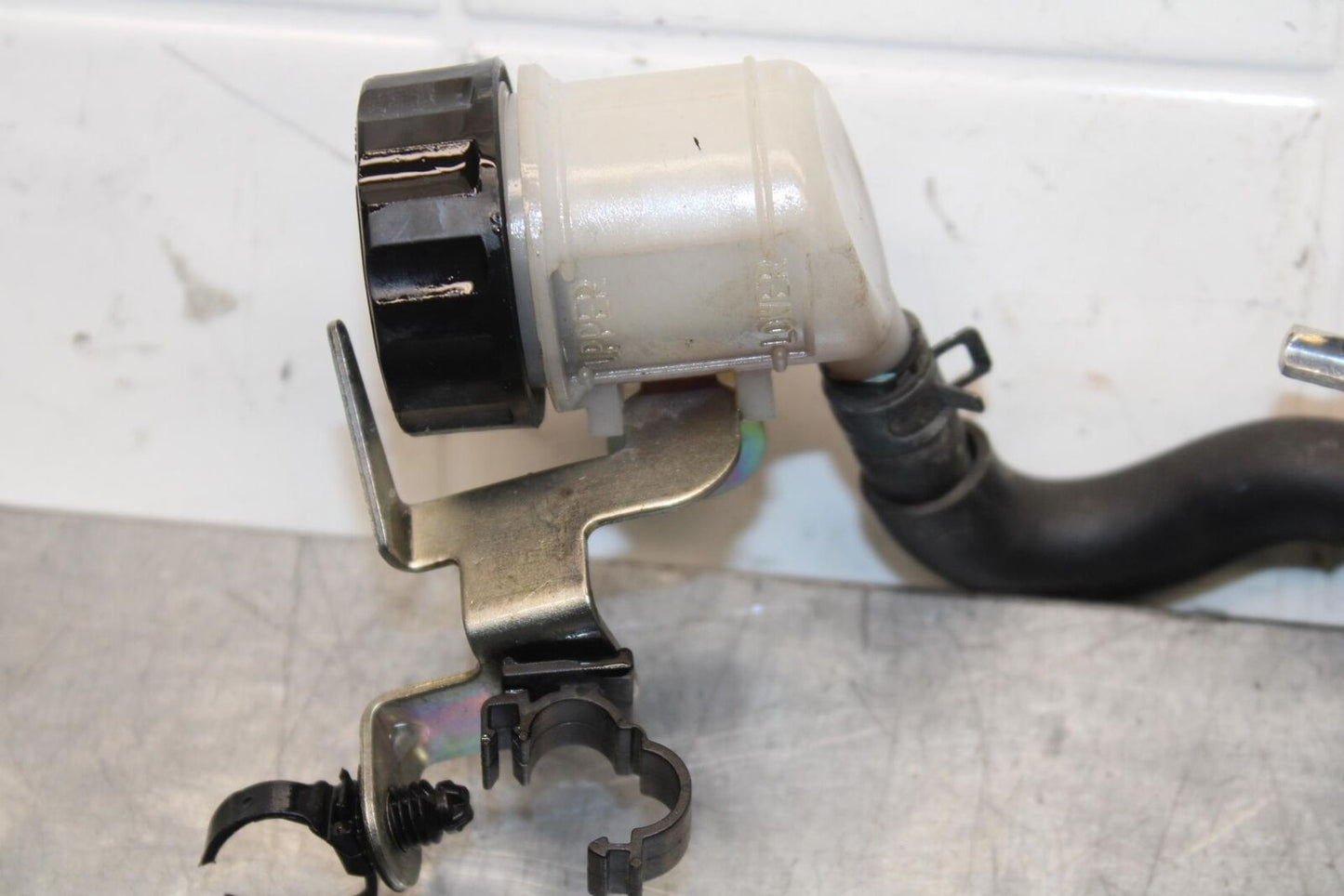 19-21 YAMAHA YZF R3 REAR BACK BRAKE MASTER CYLINDER W RESERVOIR BB588