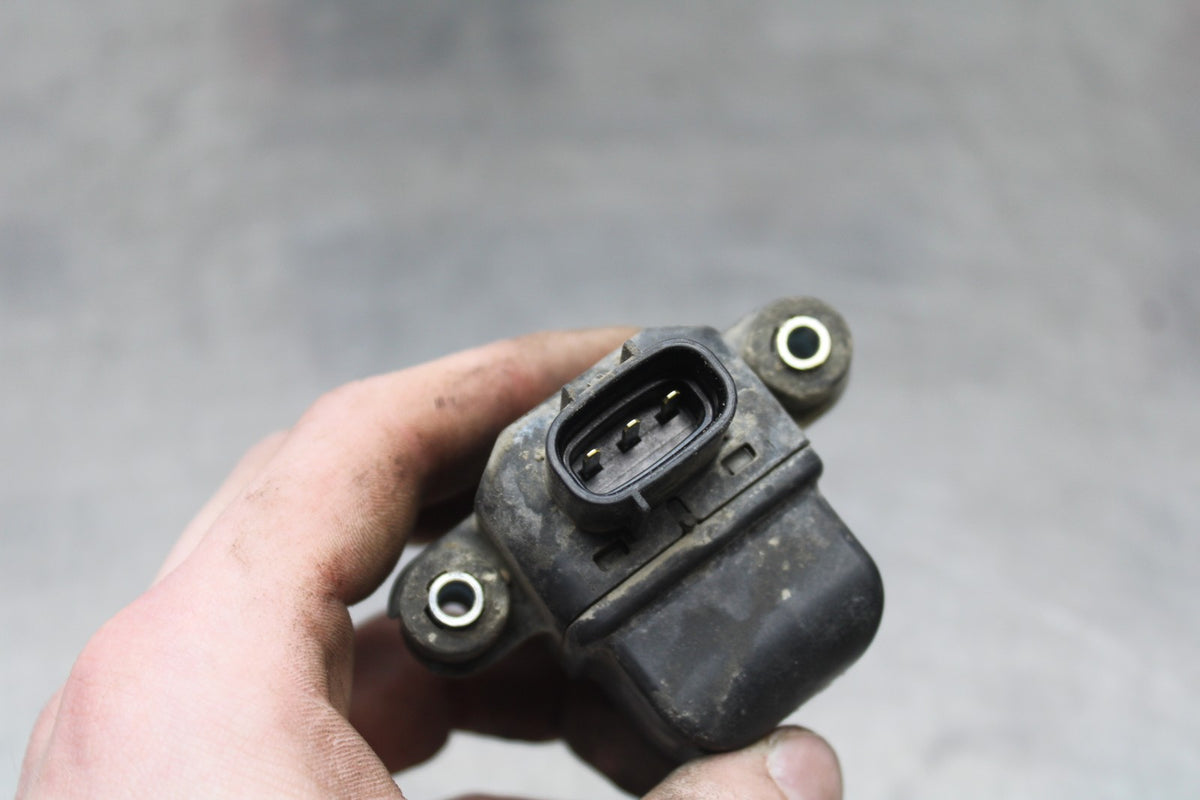 06 KAWASAKI Z750 TIP OVER BANK ANGLE CRASH SENSOR SWITCH BB837