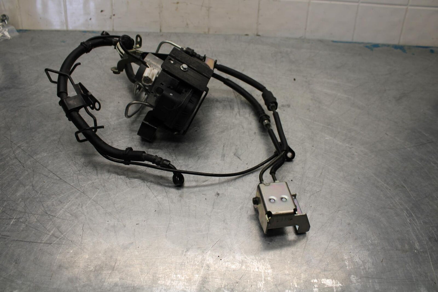 17-18 YAMAHA YZF R3 ABS PUMP UNIT MODULE W HOSES BB438