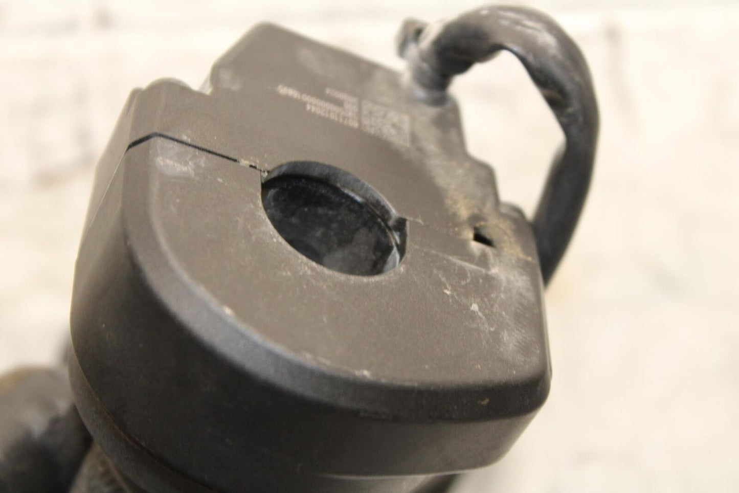 19-20 KTM 790 DUKE 790 RIGHT THROTTLE GRIP BB570
