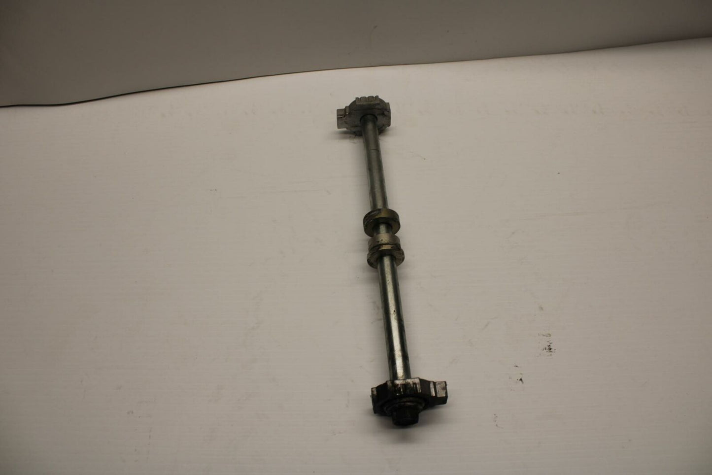 18-20 HUSQVARNA VITPILEN 401 REAR AXLE BACK WHEEL RIM PIVOT BOLT AXEL BB248