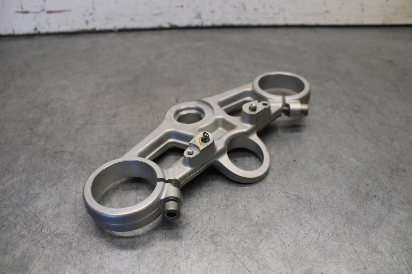 07-08 TRIUMPH DAYTONA 675 FORKS UPPER TRIPLE TREE CLAMP BB685
