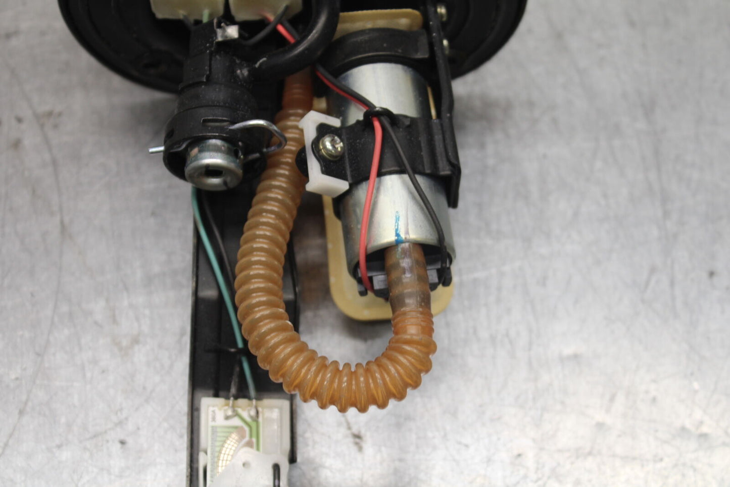13-16 KTM 390 DUKE FUEL PUMP GAS PETROL SENDER UNIT BB748