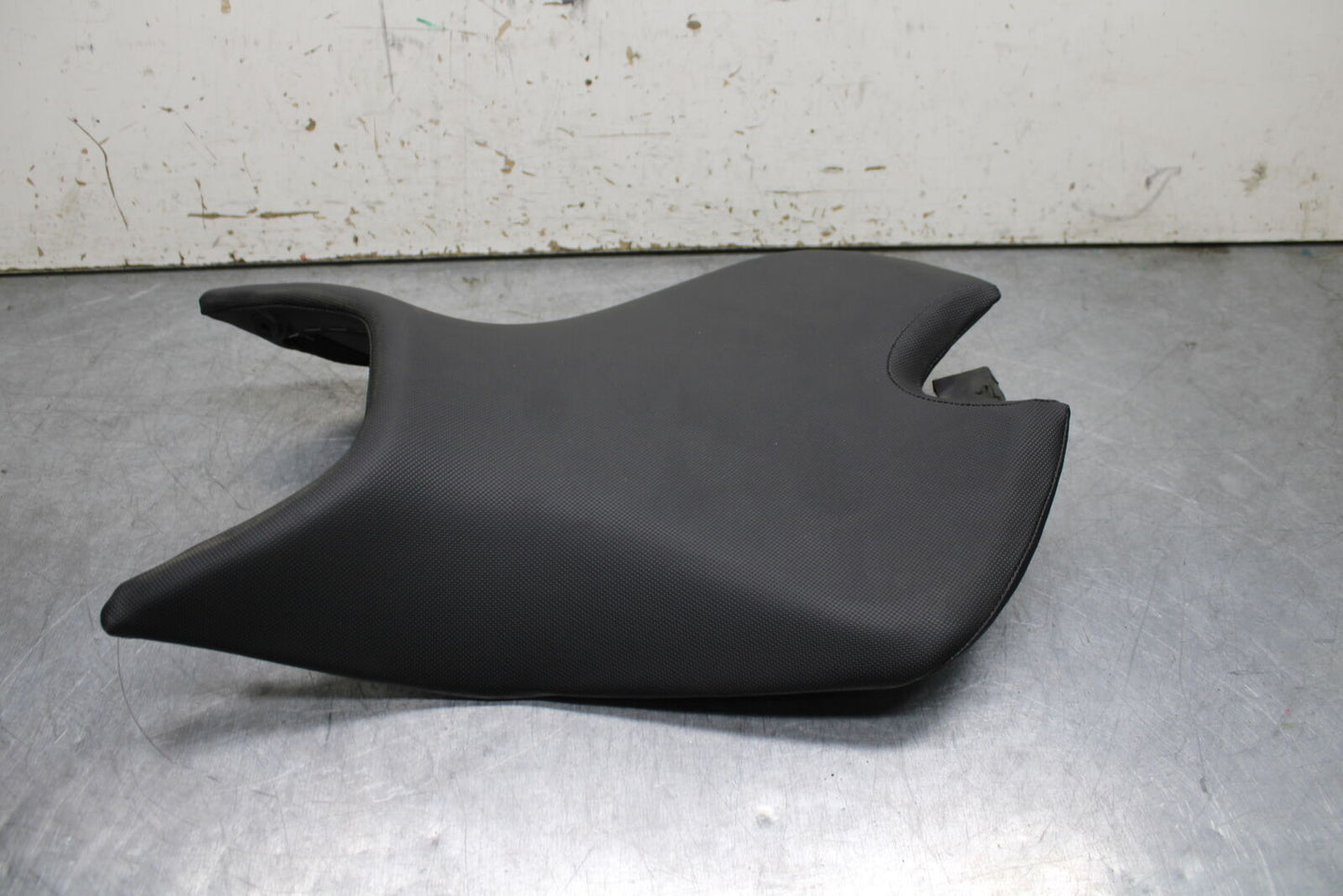 21-24 APRILIA TUONO 660 FACTORY FRONT DRIVERS SEAT PAD SADDLE PILLION BB733