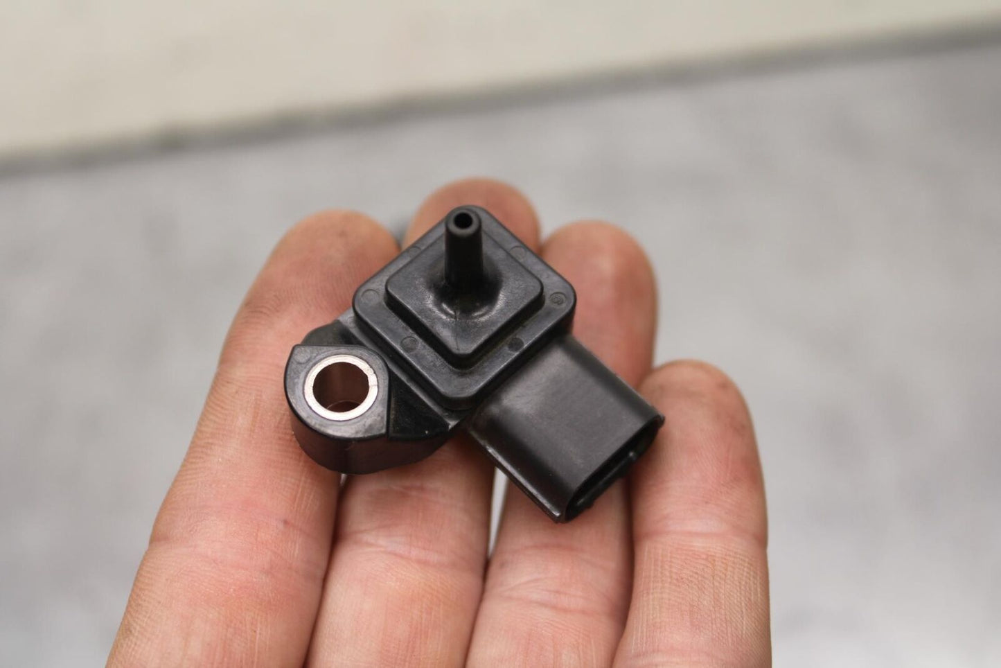 20-23 APRILIA RS660 MAP MASS AIR FLOW, AIR TEMP, PRESSURE SENSOR BB643