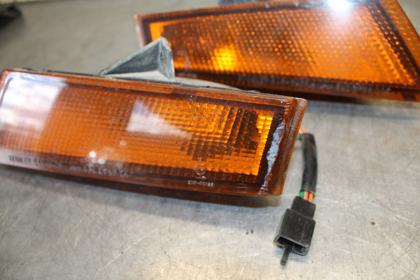 93-00 HONDA GOLDWING 1500 GL1500SE FRONT LEFT RIGHT TURN SIGNALS LIGHT BB700