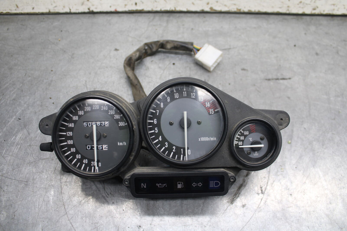 96-07 YAMAHA YZF600R SPEEDO TACH GAUGES CLUSTER SPEEDOMETER TACHOMETER BB746