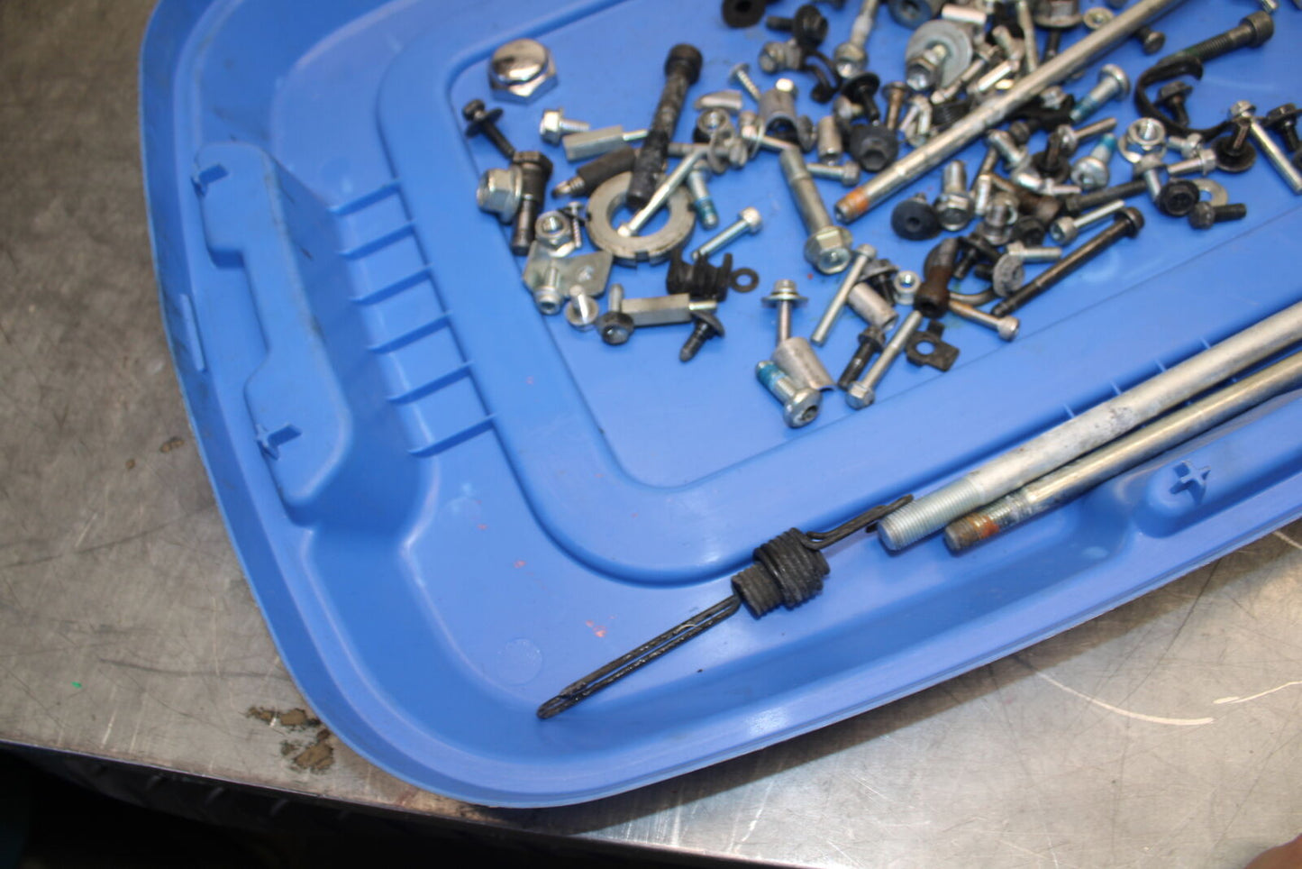 09-11 DUCATI 1198 MOUNTING BOLTS HARDWARE MOTOR SCREWS BB705