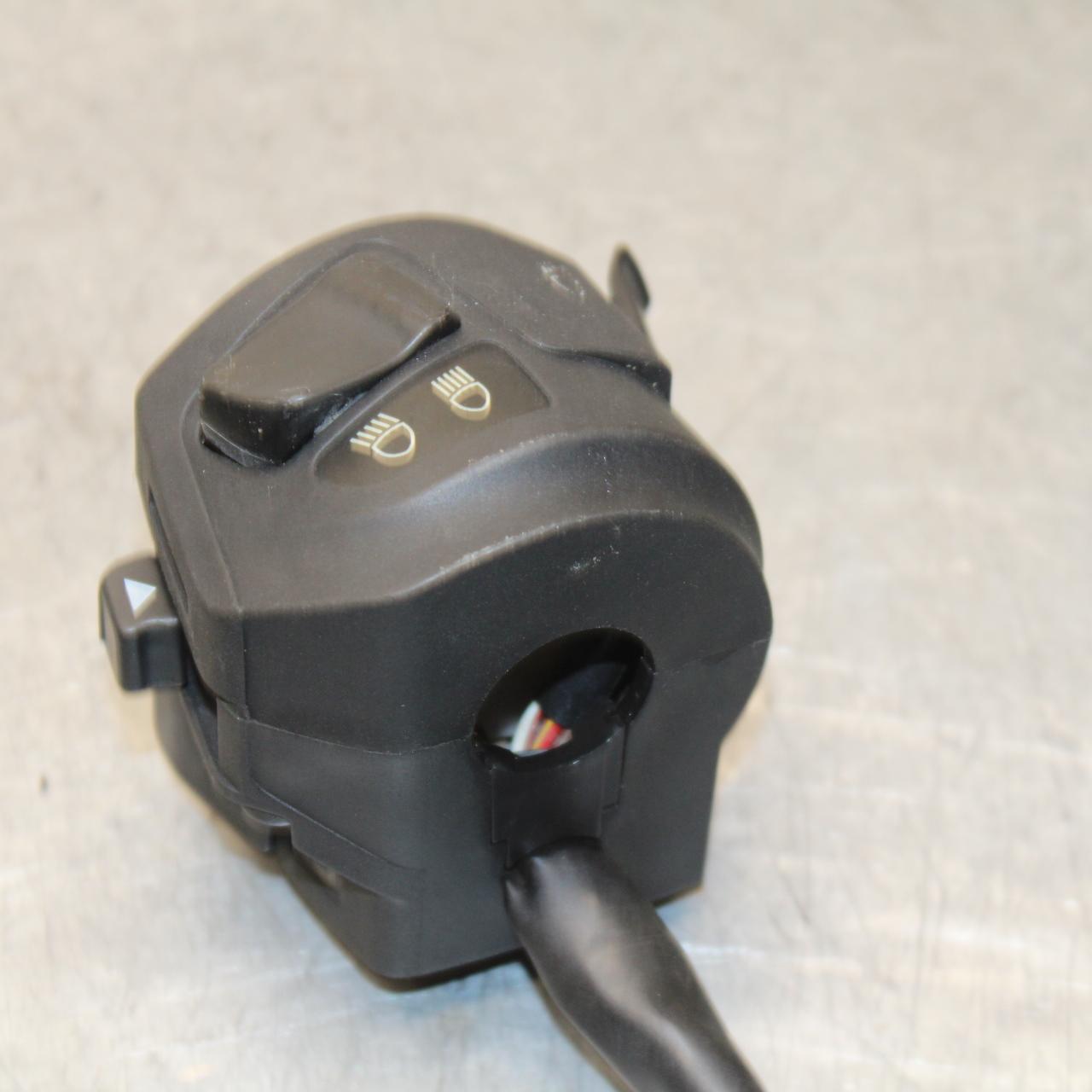 16-24 KTM 390 RC LEFT CLIP ON HANDLE HORN SIGNALS SWITCH SWITCHES BB648
