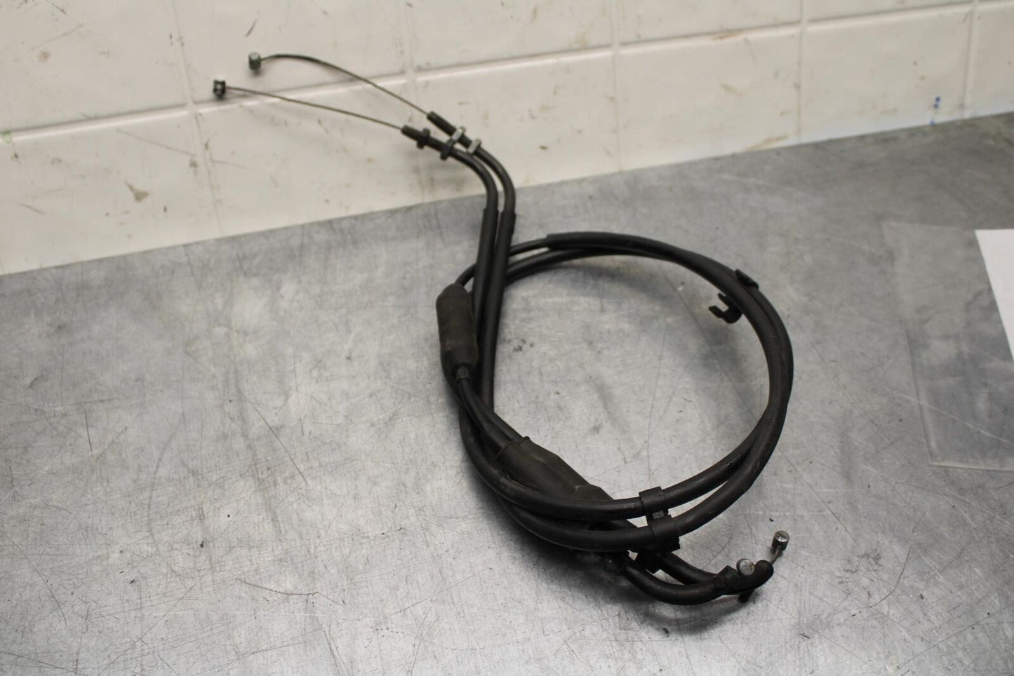 2012 Triumph Daytona 675R THROTTLE CABLES LINES BB589