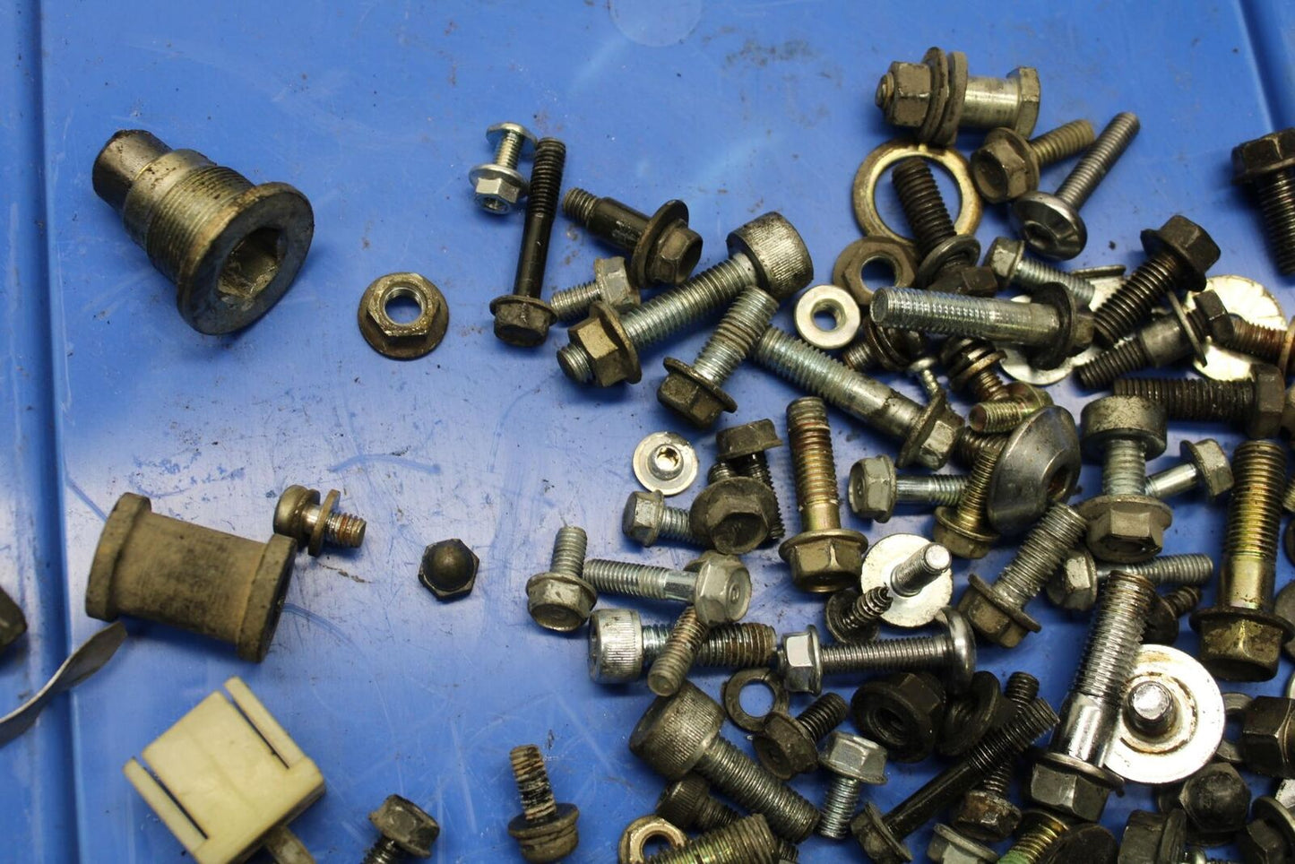 1985 Honda Shadow 500 VT500C MISCELLANEOUS BOLTS HARDWARE MOTOR SCREWS BB615