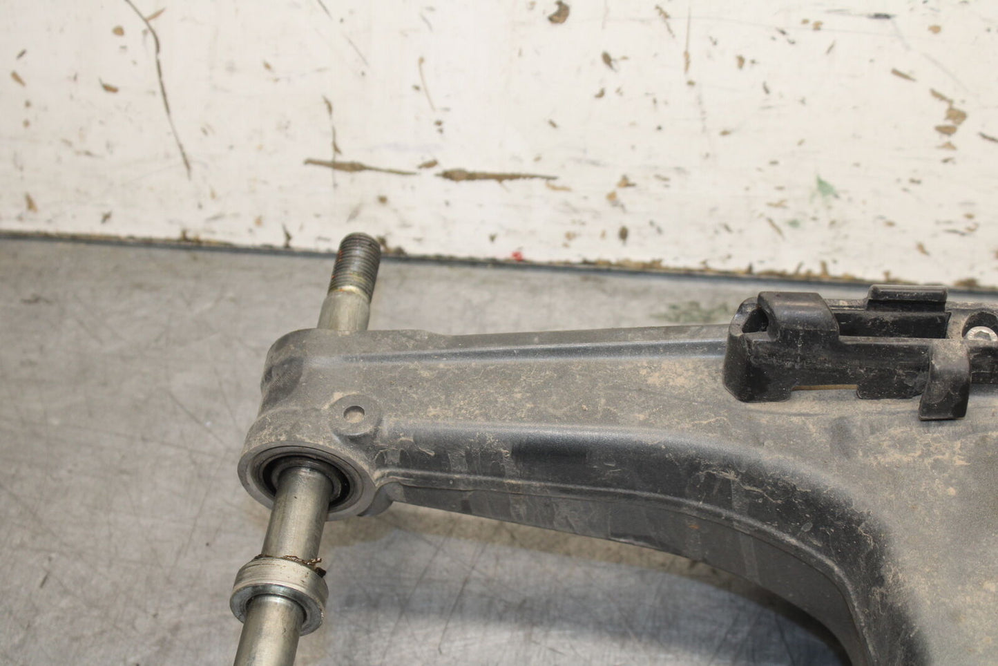 13-16 KTM 390 DUKE REAR SWINGARM BACK SUSPENSION SWING ARM BB748