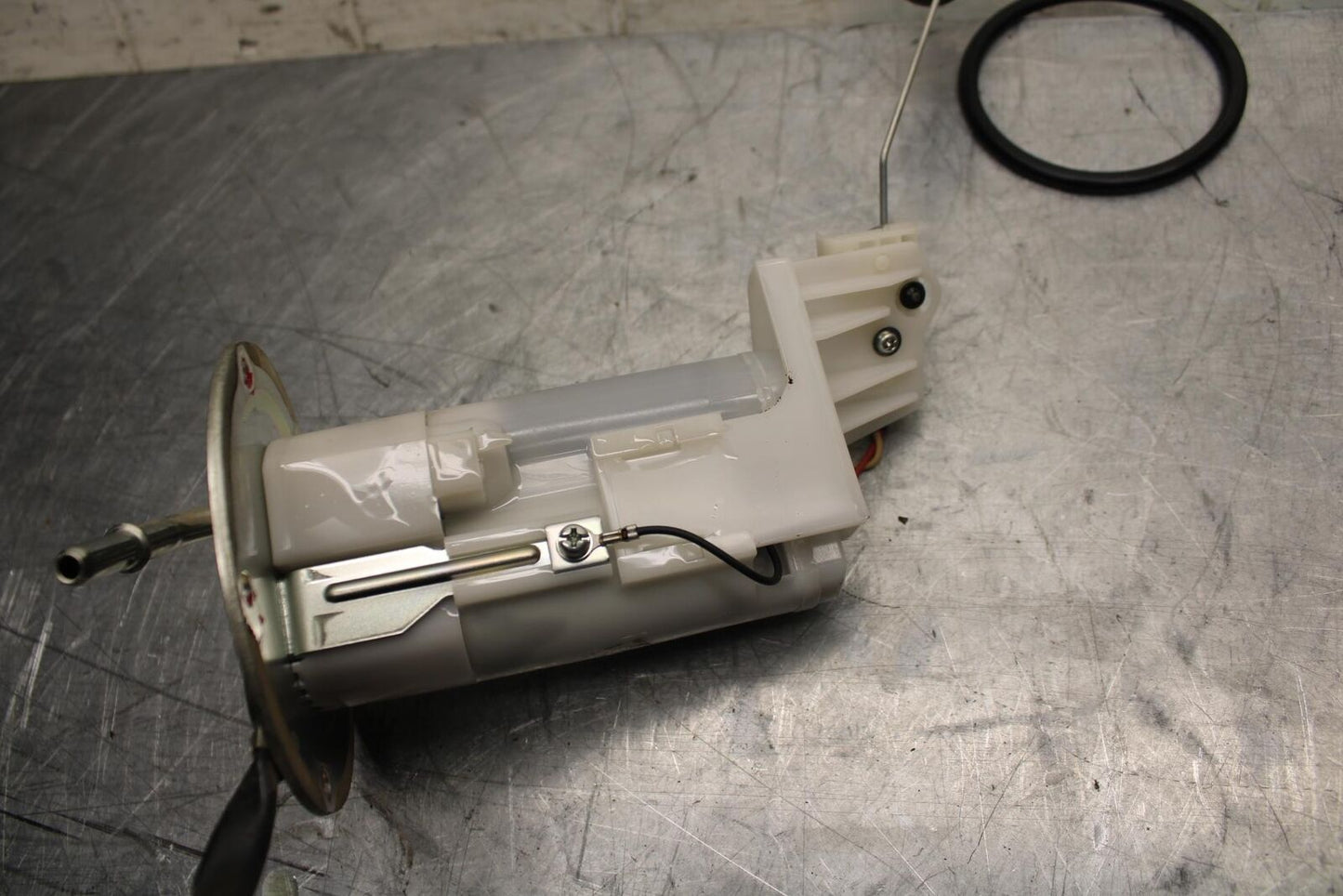 17 KAWASAKI VERSYS_X 300 FUEL PUMP GAS PETROL SENDER UNIT BB504