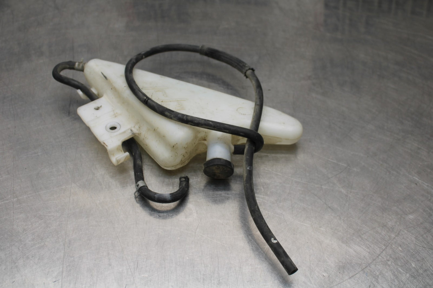 11-22 SUZUKI GSXR 600 COOLANT WATER TANK RESERVOIR BOTTLE BB193