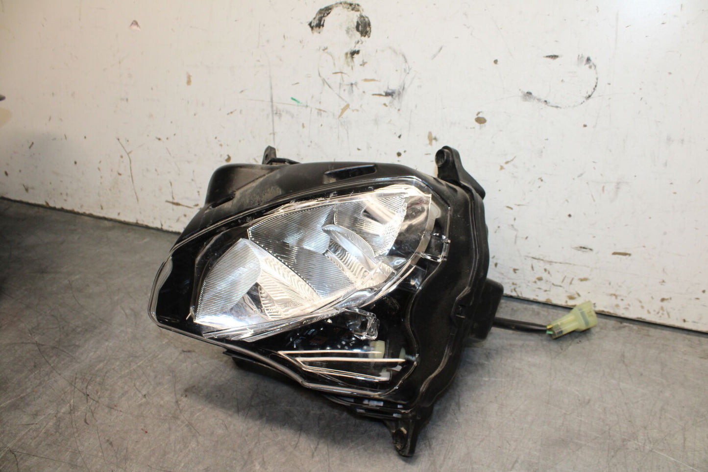 19-24 YAMAHA R3 FRONT LEFT HEADLIGHT HEAD LIGHT LAMP BB736