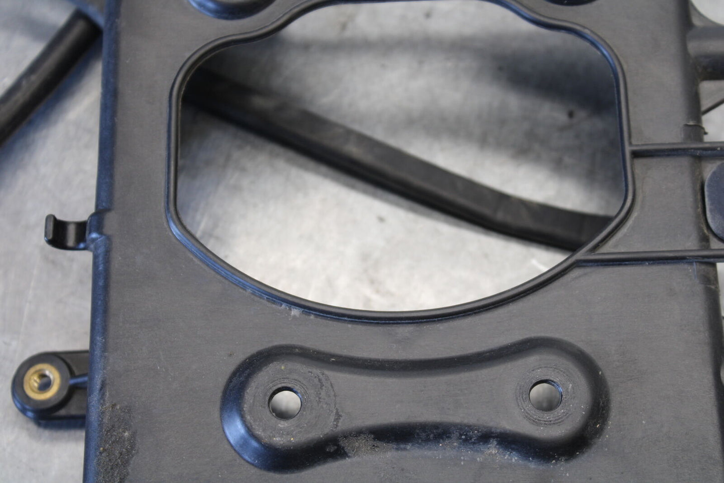 06-07 DUCATI MONSTER 695 REAR BACK TAIL UNDERTAIL BATTERY TRAY PLASTIC BB674