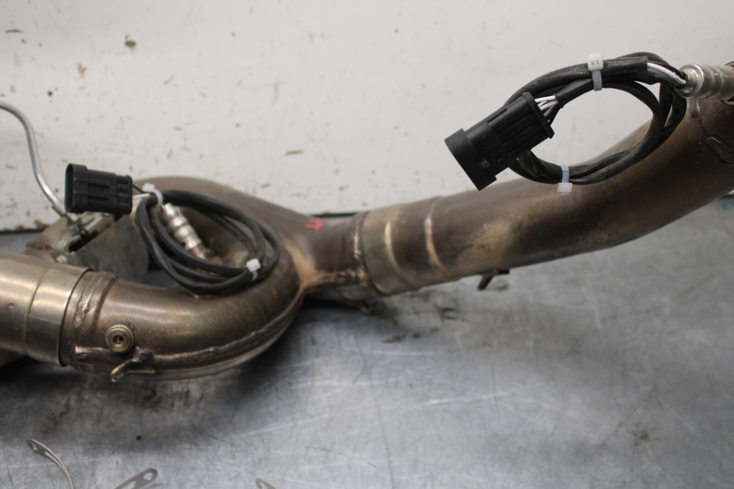 09-11 DUCATI STREETFIGHTER 1098 FULL EXHAUST SYSTEM HEADERS PIPE MUFFLER BB705