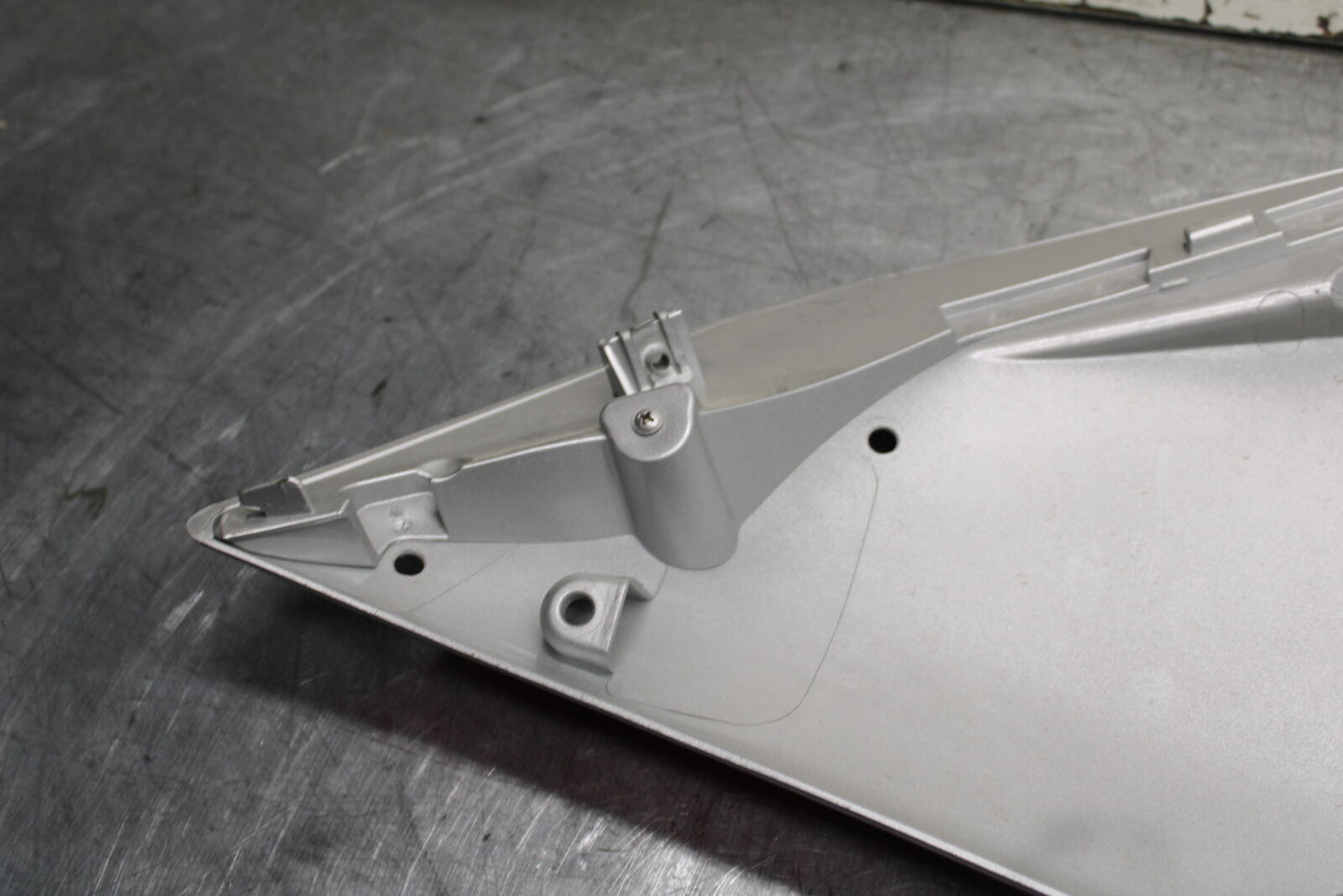 15-19 APRILIA RSV4 RF RIGHT MID UPPER SIDE FAIRING COWL PLASTIC BB611